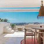 Modern With Pool Near Banus