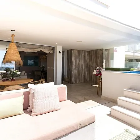 Modern With Pool Near Banus マルベーリャ