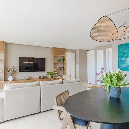 Modern With Pool Near Banus マルベーリャ