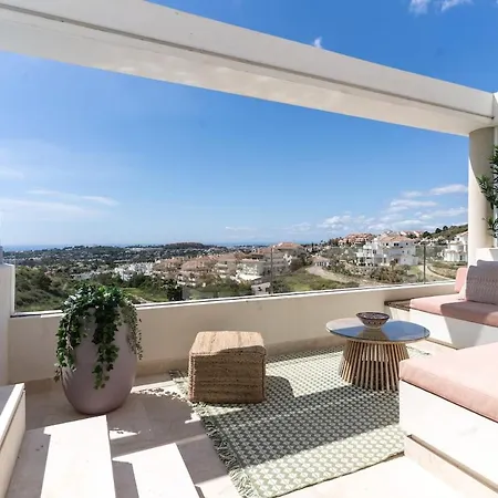 Modern With Pool Near Banus マルベーリャ