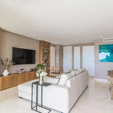 Modern With Pool Near Banus マルベーリャ